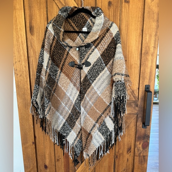 Sweaters - Boho Plaid Poncho‎